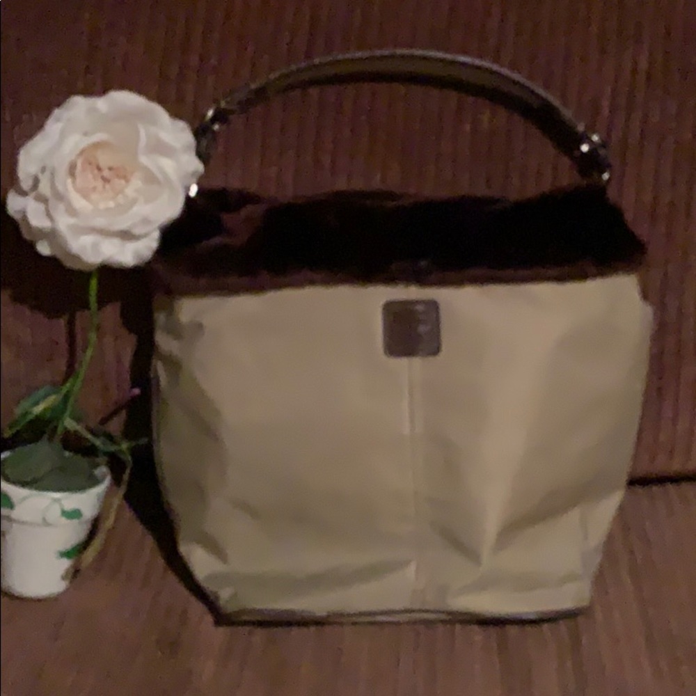 Liz Claiborne 👜